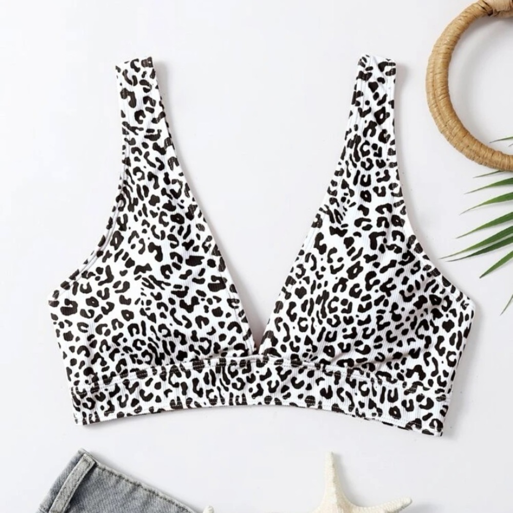Leopard v neck bikini top